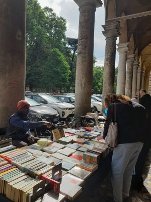Iyobosa libraio a Esquilibri